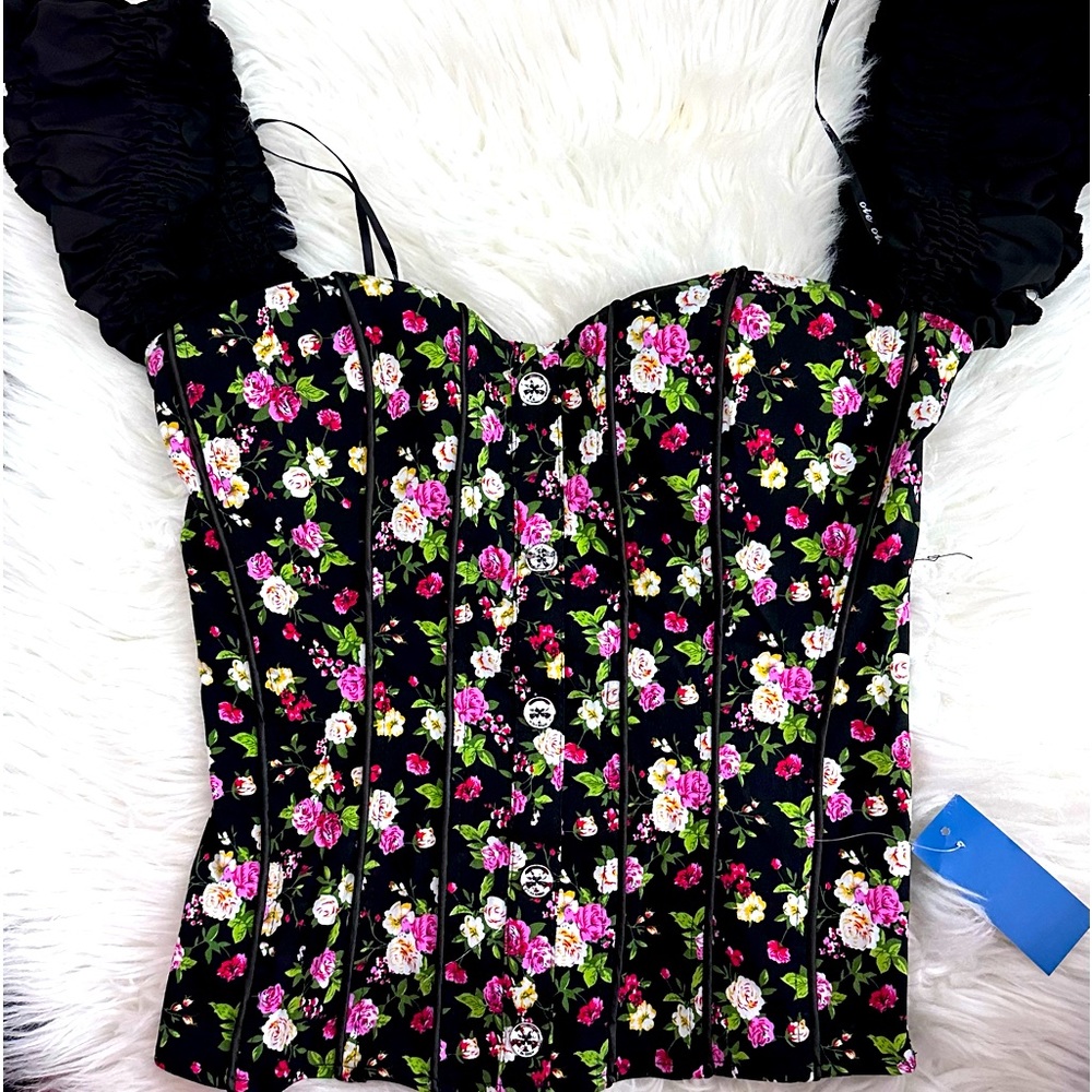 Beautiful florar corset-like top stretchy and very comfortable